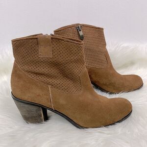 Vince Camuto | cowgirl ankle booties 9.0  Tan suede pointy toe boots.